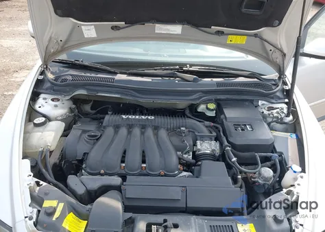 2005 Volvo S40 2.4I from USA, damaged, VIN YV1MS382952089320